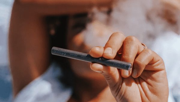 Cigarette aux huiles essentielles : l'alternative sans tabac (guide + avis)